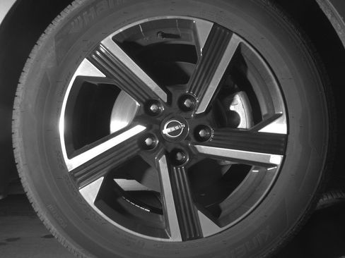 Used 2025 Nissan Sentra SV FWD image 13
