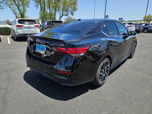Used 2025 Nissan Sentra SR w/ SR Premium Package FWD image 5