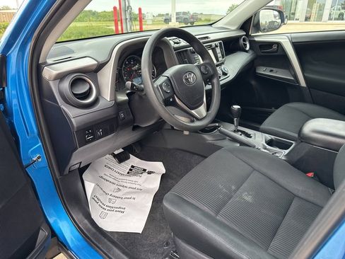 Used 2016 Toyota RAV4 LE AWD/4WD image 8