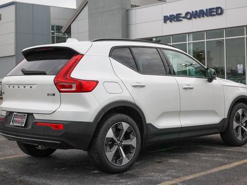 Certified 2026 Volvo XC40 B5 Plus AWD/4WD image 32