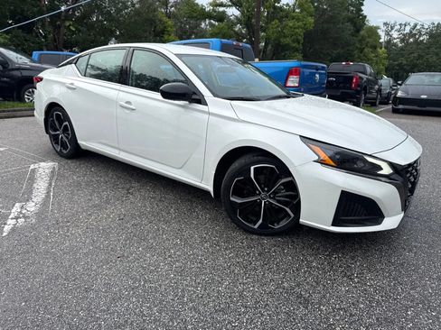 Used 2024 Nissan Altima 2.5 SR FWD image 6