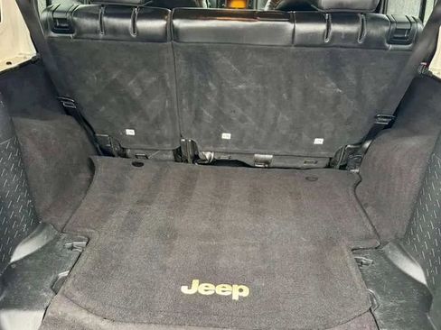 Used 2016 Jeep Wrangler Unlimited Sahara AWD/4WD image 11