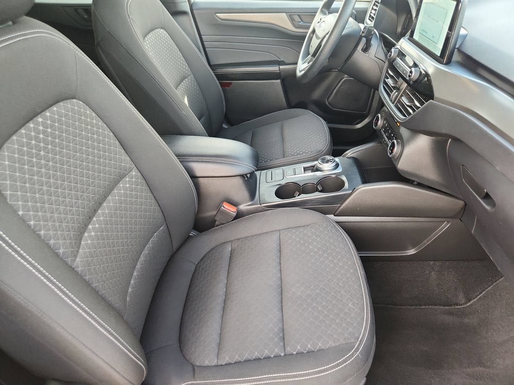 Used 2025 Ford Escape Active AWD/4WD image 15