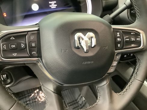 New 2026 RAM 2500 Laramie AWD/4WD image 15