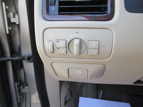 Used 2013 Volvo XC70 3.2 image 15