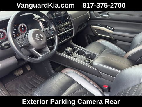 Used 2023 Nissan Pathfinder Platinum w/ Lighting Package (N92) AWD/4WD image 15