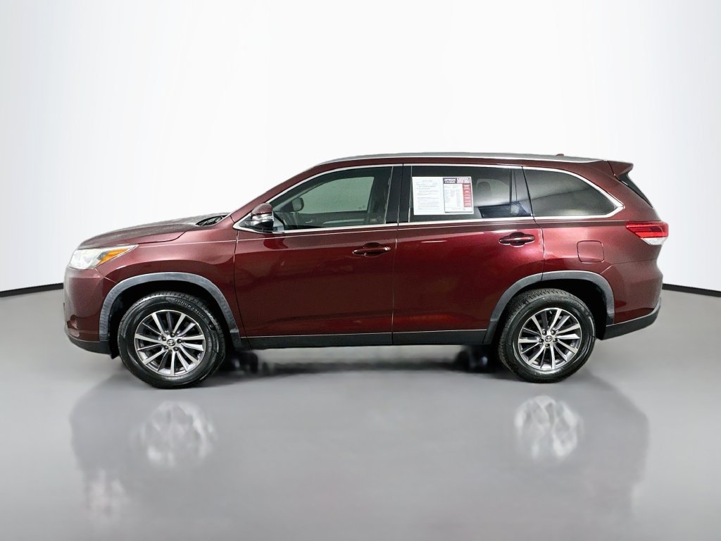 Used 2019 Toyota Highlander XLE FWD image 5