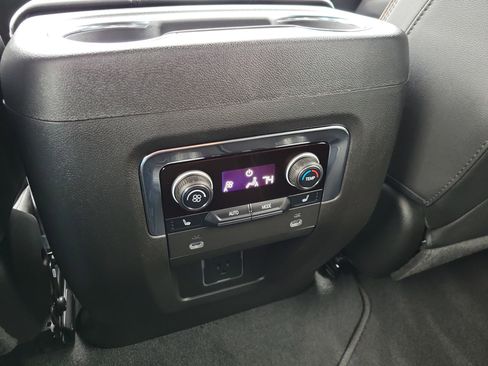 Used 2022 Chevrolet Tahoe High Country image 15