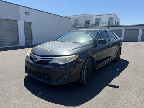 Used 2012 Toyota Camry LE FWD image 2