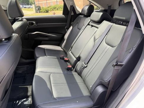 Certified 2025 Kia Sorento S w/ Panoramic Sunroof Package FWD image 29