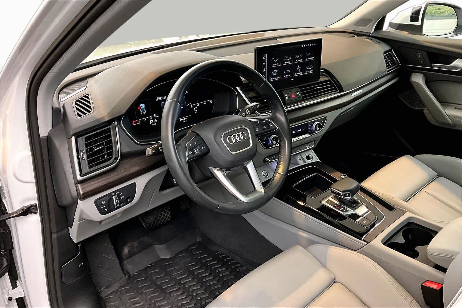 Certified 2024 Audi Q5 2.0T Premium Plus w/ Premium Plus Package AWD/4WD image 17