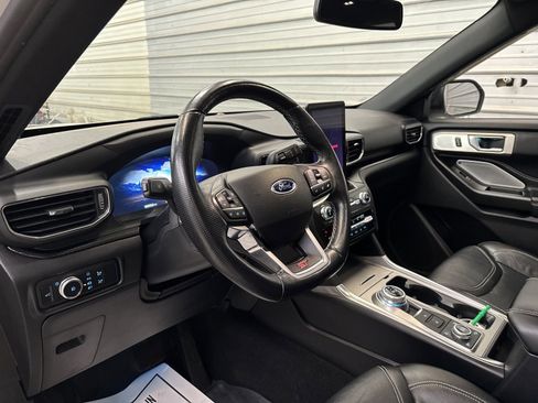 Used 2020 Ford Explorer ST w/ ST Street Pack image 12