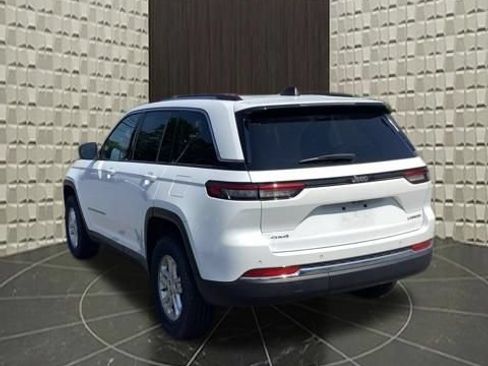 Certified 2023 Jeep Grand Cherokee Laredo AWD/4WD image 6