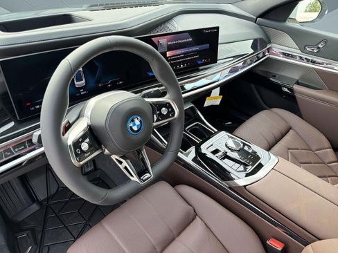 New 2026 BMW i7 xDrive60 image 4