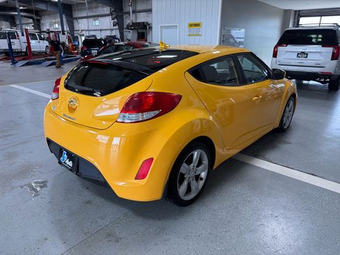Used 2015 Hyundai Veloster FWD image 7