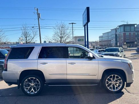 Used 2020 Cadillac Escalade Luxury image 7