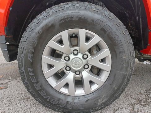 Used 2016 Toyota Tacoma 4x4 Double Cab image 9