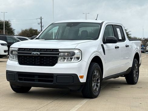 Used 2023 Ford Maverick XLT image 3