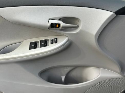 Used 2011 Toyota Corolla LE FWD image 18