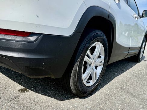 Used 2018 GMC Terrain SLE FWD image 33