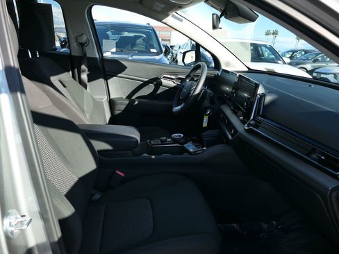 Certified 2025 Kia Sportage LX image 26