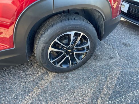 Used 2025 Chevrolet TrailBlazer LT image 28