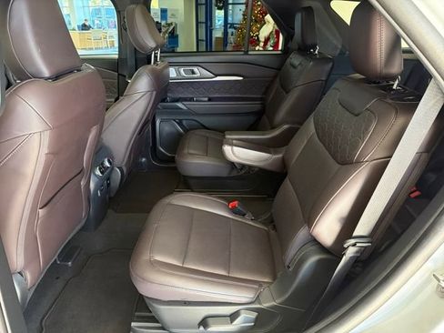 Used 2025 Ford Explorer Platinum w/ LUX Leather Package image 28