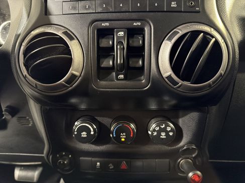 Used 2013 Jeep Wrangler Unlimited Sport image 18