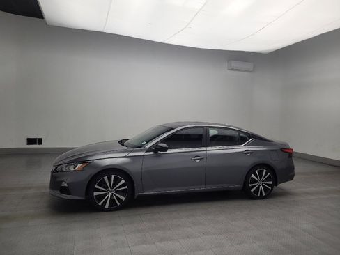 Used 2022 Nissan Altima 2.5 SR image 2