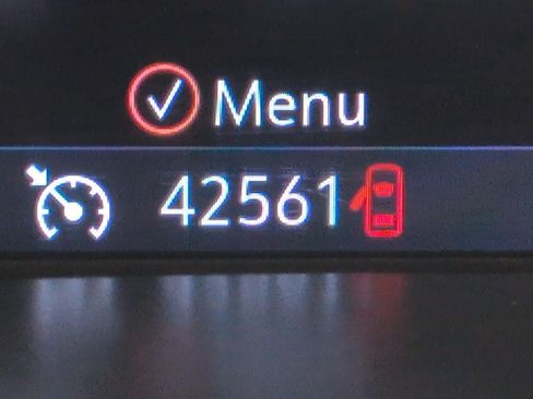 Used 2019 Chevrolet Colorado Z71 w/ Z71 Midnight Edition AWD/4WD image 2