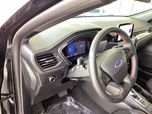 Used 2025 Ford Escape ST-Line FWD image 9