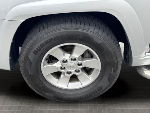 Used 2013 Toyota 4Runner SR5 w/ Convenience Pkg image 13