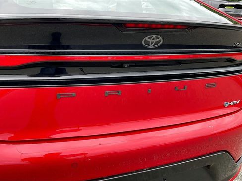 Used 2024 Toyota Prius XLE AWD/4WD image 9