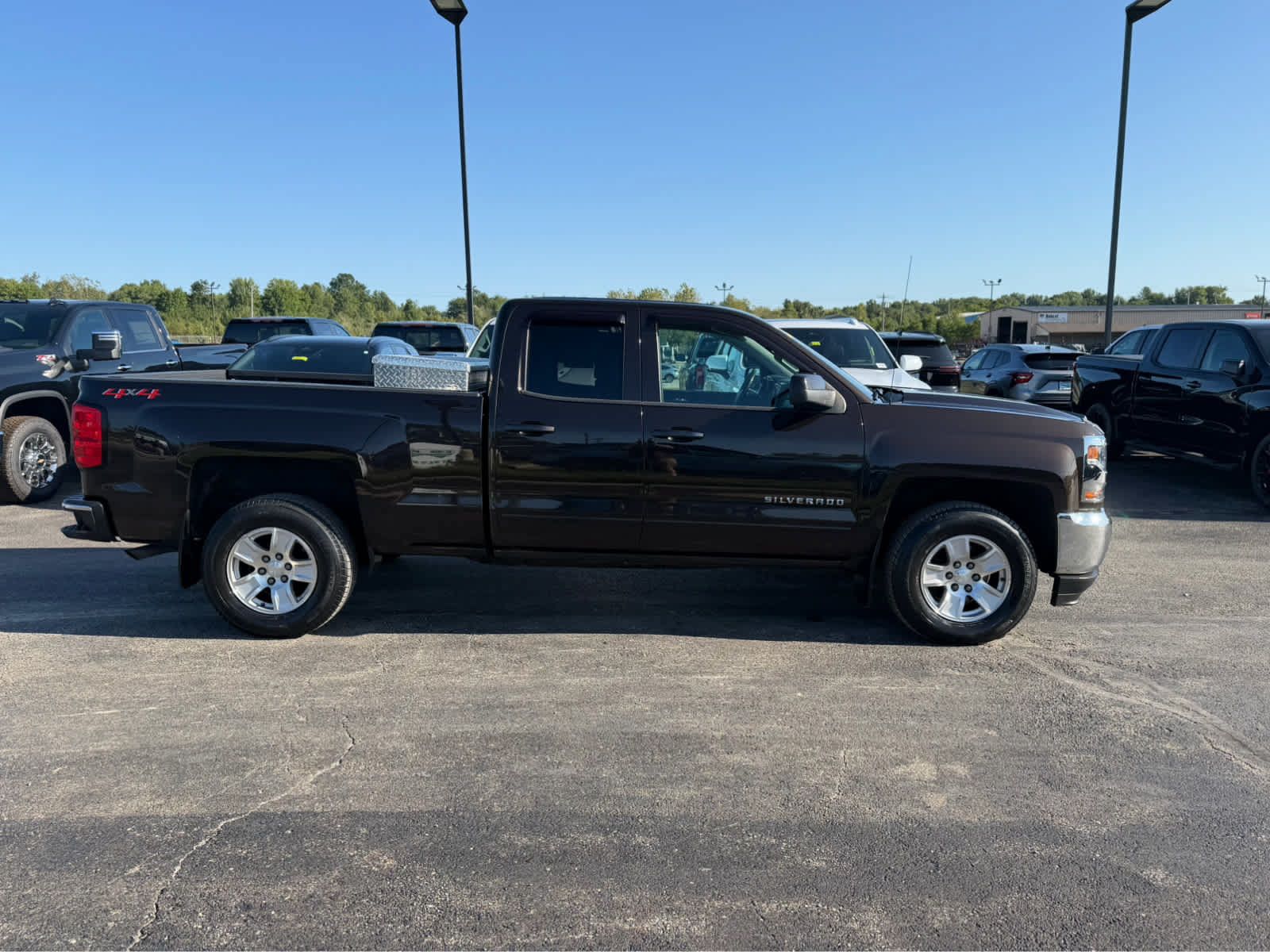 Used 2019 Chevrolet Silverado 1500 LT AWD/4WD image 9
