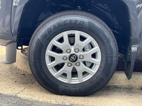 New 2025 Toyota Tacoma SR5 image 5