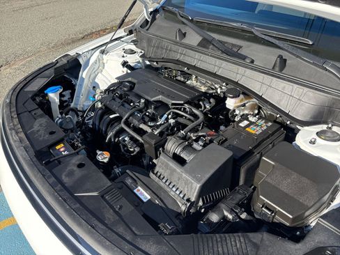 Used 2025 Hyundai Kona SEL image 28