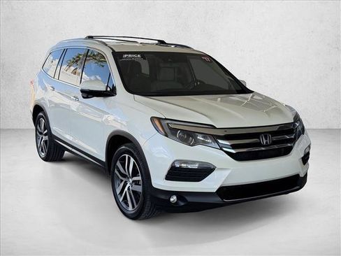 Used 2017 Honda Pilot Touring image 5