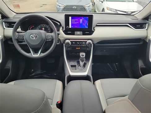 Used 2025 Toyota RAV4 XLE Premium image 7