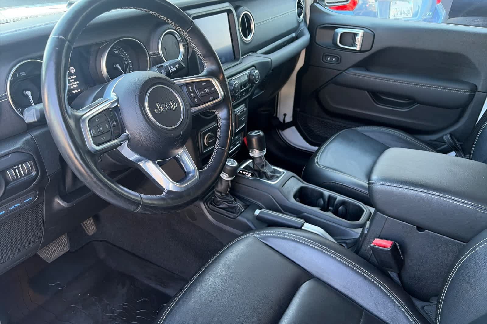 Used 2021 Jeep Wrangler Unlimited Sahara w/ Cold Weather Group AWD/4WD image 11