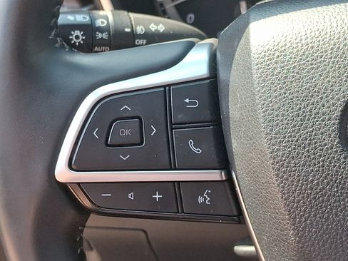 Used 2022 Toyota Highlander XLE image 20