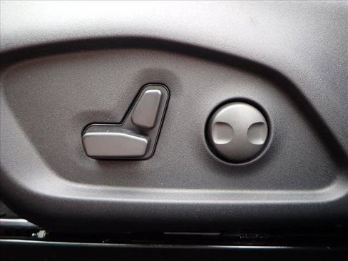 New 2026 Jeep Compass Latitude image 13