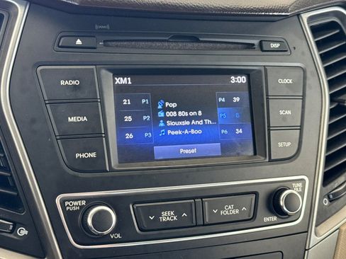 Used 2017 Hyundai Santa Fe Sport FWD image 18