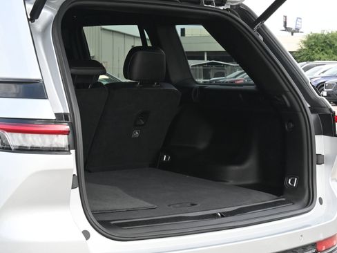 Used 2023 Jeep Grand Cherokee Altitude AWD/4WD image 20
