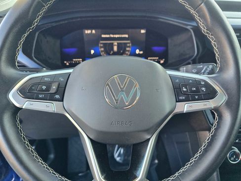 Used 2022 Volkswagen Taos SE w/ Panoramic Sunroof Package image 24