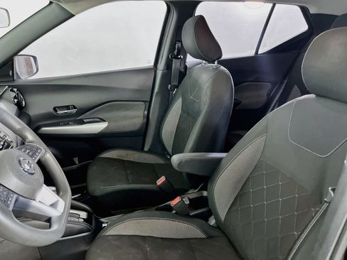 Used 2019 Nissan Kicks SV FWD image 28