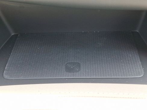 New 2025 Volvo XC90 B6 Core w/ Climate Package image 18