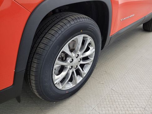 Used 2021 Jeep Cherokee Latitude Lux w/ Comfort/Convenience Group AWD/4WD image 31