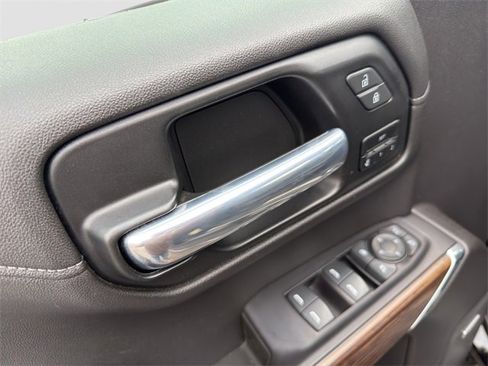 Used 2021 Chevrolet Silverado 1500 High Country w/ Technology Package image 12