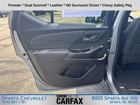 Used 2023 Chevrolet Traverse Premier AWD/4WD image 33