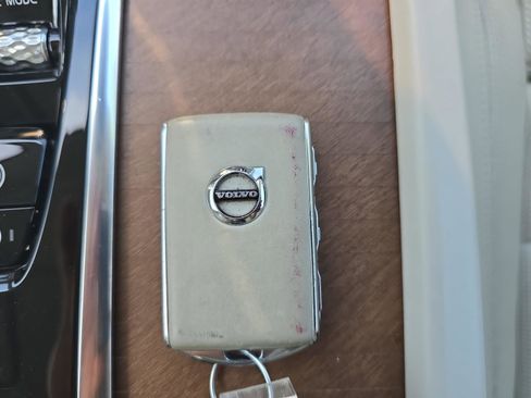 Used 2017 Volvo S90 T6 Inscription w/ Vision Package image 12